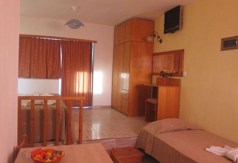 Студио Стандарт с Балконом, Baladinos Apartments