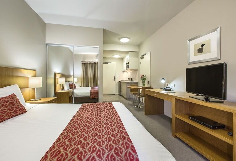 Студия Стандарт, Gladstone Downtown Central Apartment Hotel Official