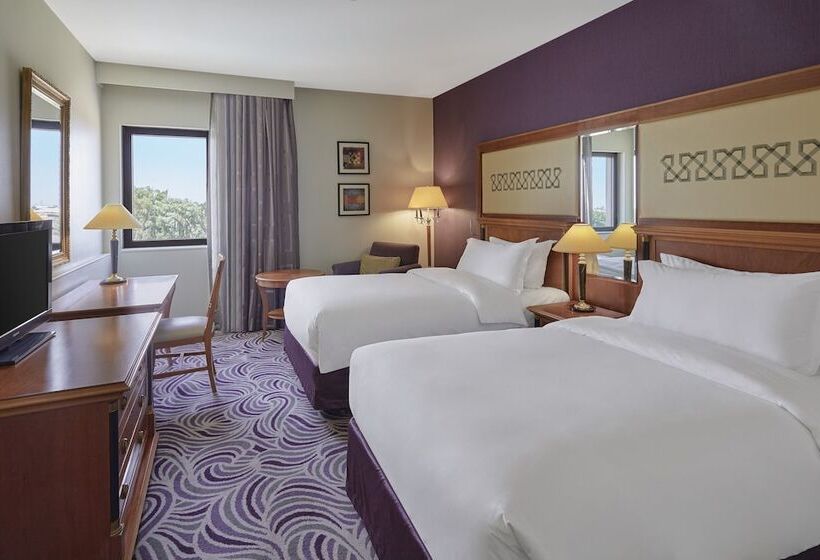 اتاق استاندارد با چشم‌انداز استخر, Holiday Inn Tabuk, An Ihg