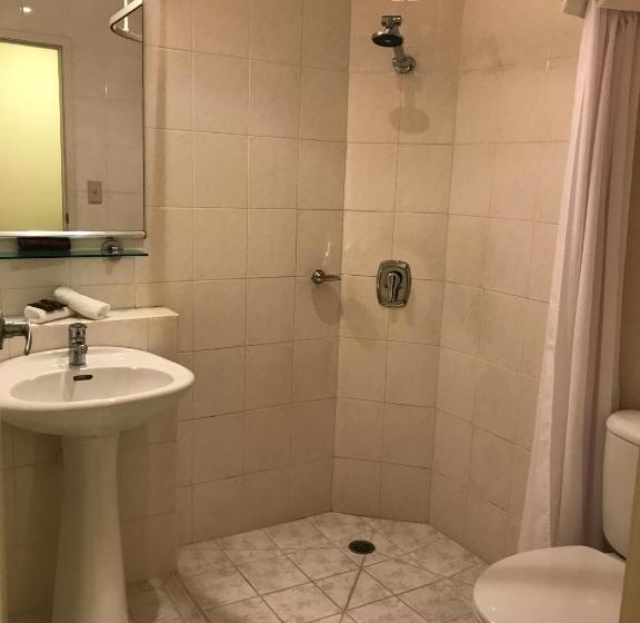 Студия Стандарт, Pacific Harbour Motor Inn
