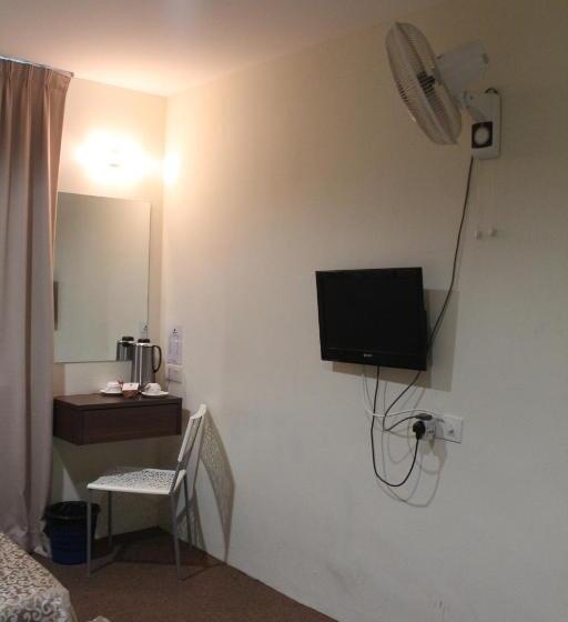 اتاق استاندارد چهار تخته, Grand Inn