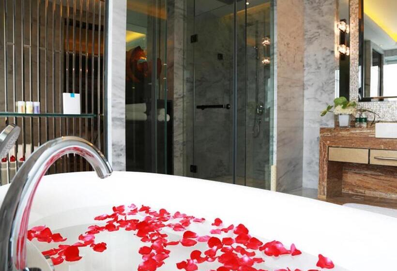 디럭스 룸 가든 전망, Ramada Plaza Liuzhou Liudong