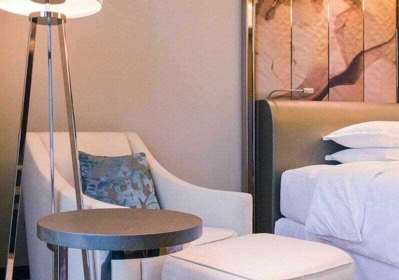 Номер Executive, Sheraton Grand Zhengzhou