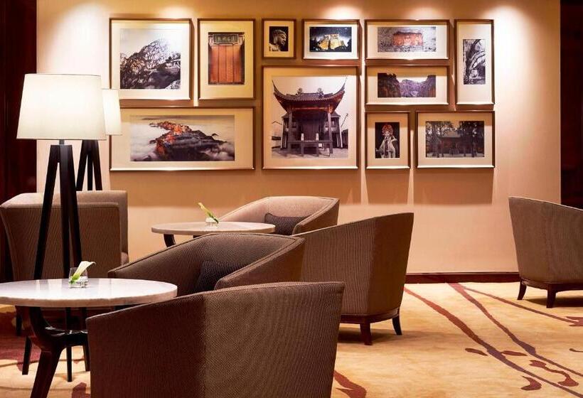 Номер Executive Кровать Кинг, Sheraton Grand Zhengzhou