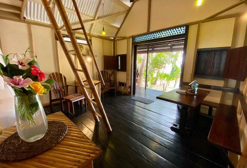 스위트, Little Corn Island Beach And Bungalow