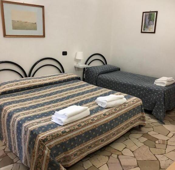 اتاق استاندارد سه نفره, Esperia