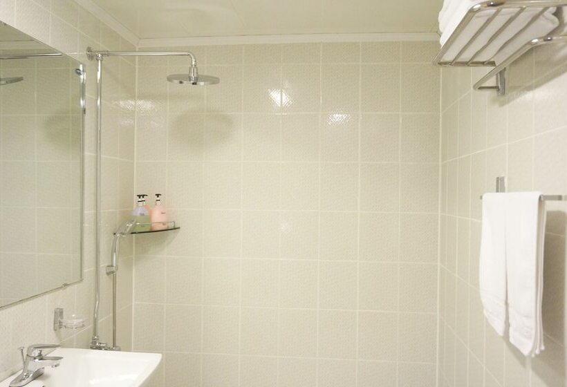 Quarto Estandar, First Stay Myeongdong