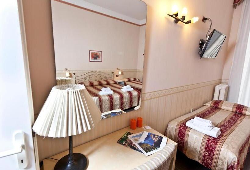 Camera Quadrupla Standard, B&b Medinaples