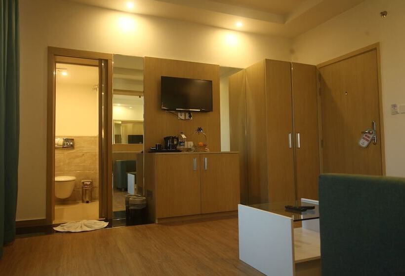 Президентский Люкс, Ginger Kochi Mg Road