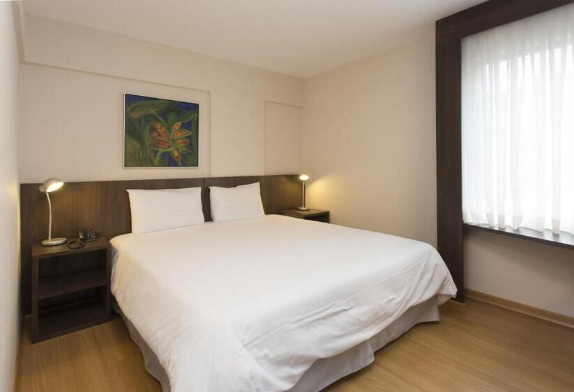 Quarto Estandar, Royal Design Savassi