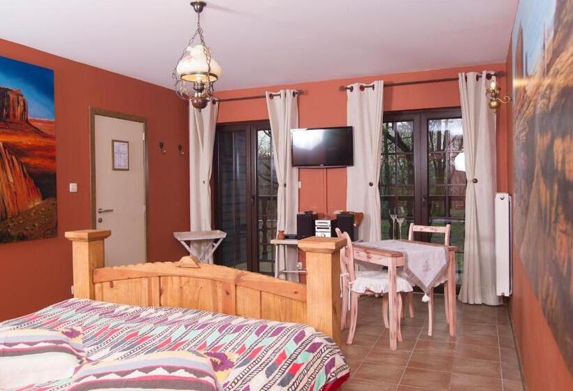 Номер Deluxe с Террасой, Western City