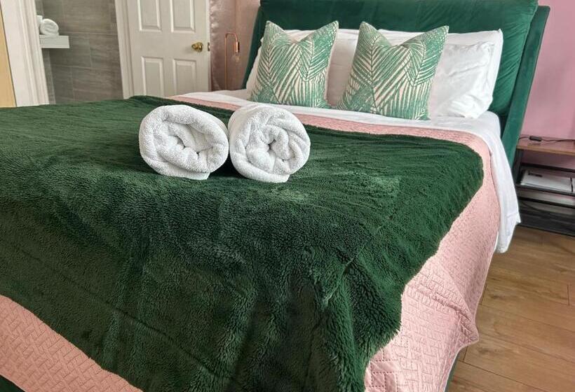Номер Стандарт, The Lily Pad Self Contained, Private Entrance And Free Parking