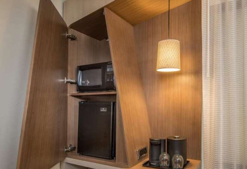 スイート, Courtyard By Marriott Saltillo