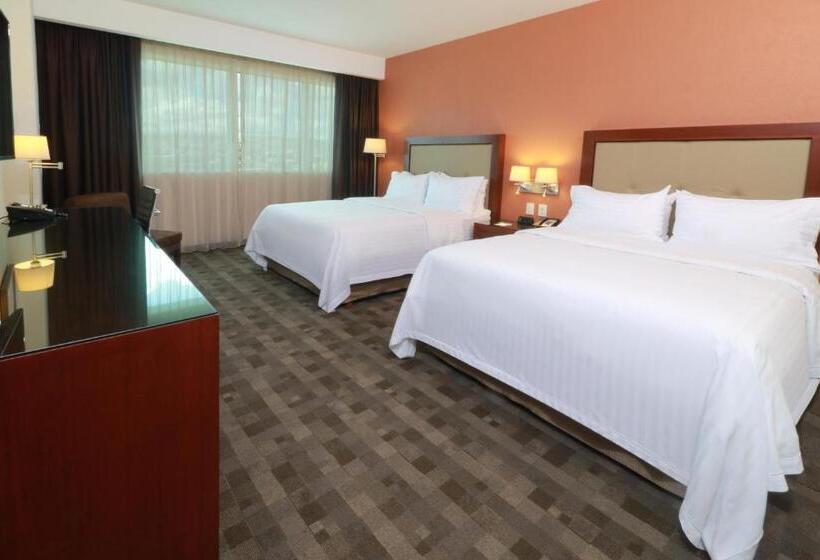 Quarto Estandar, Holiday Inn & Suites Plaza Mayor, An Ihg