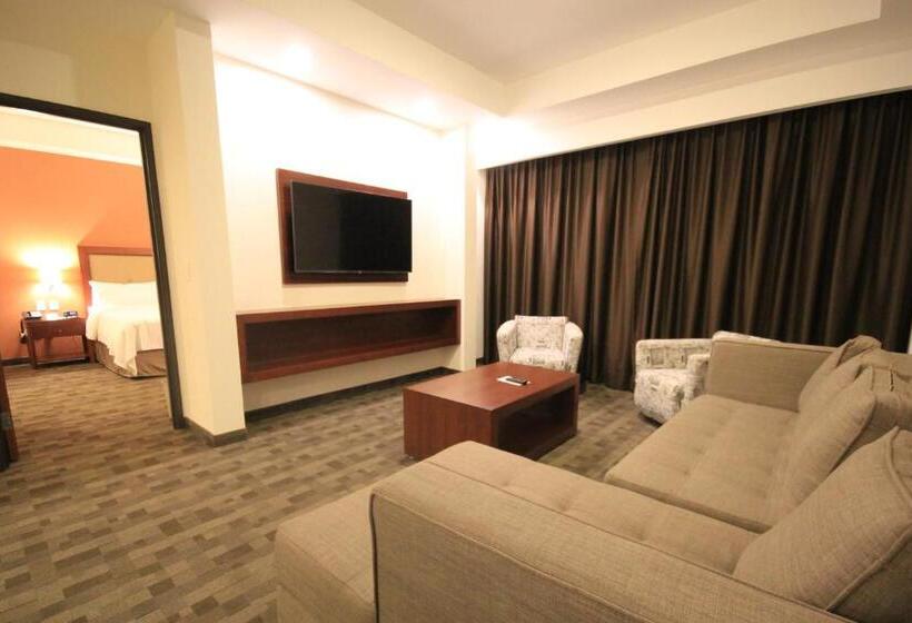 Suíte Cama King, Holiday Inn & Suites Plaza Mayor, An Ihg