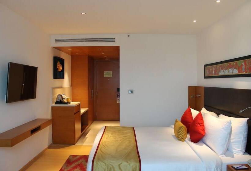 Номер Deluxe, Mercure Hyderabad Kcp Banjara Hills, An Accor