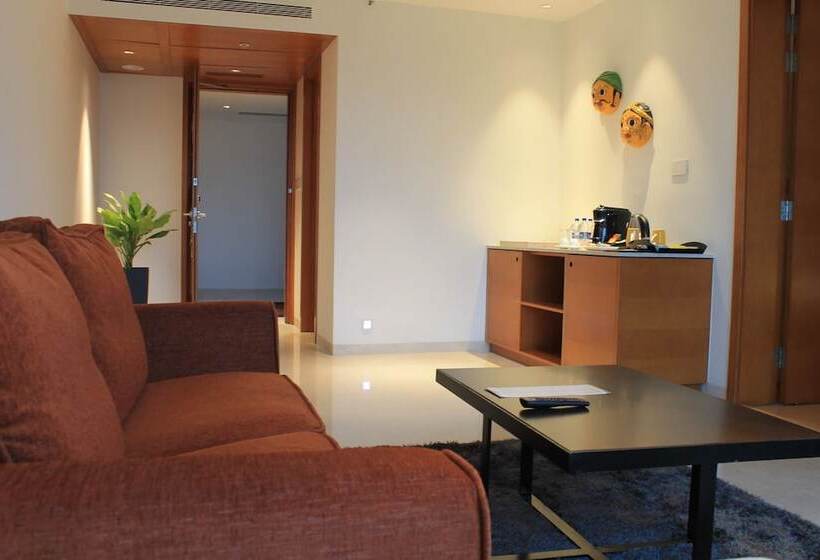 Люкс, Mercure Hyderabad Kcp Banjara Hills, An Accor