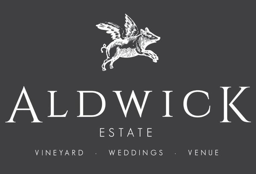 Quarto Estandar, Aldwick Estate