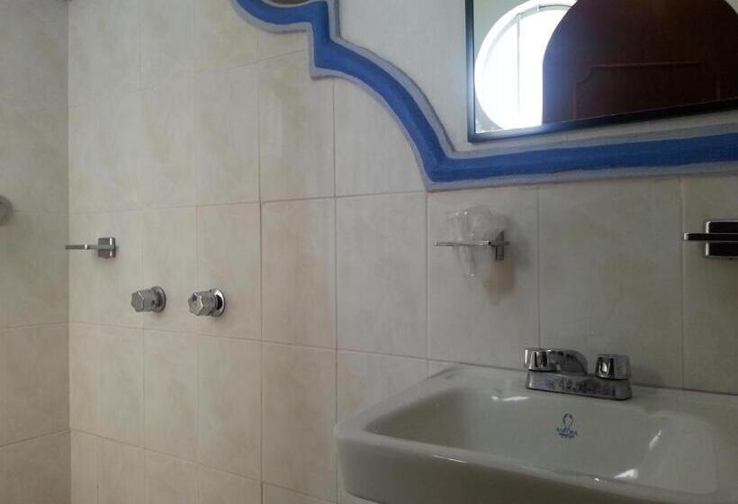 اتاق استاندارد سه نفره, Casa Arnel