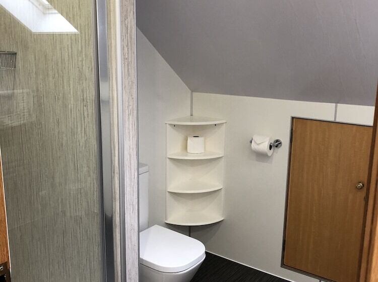 חדר משפחתי, Karrawa Guest House