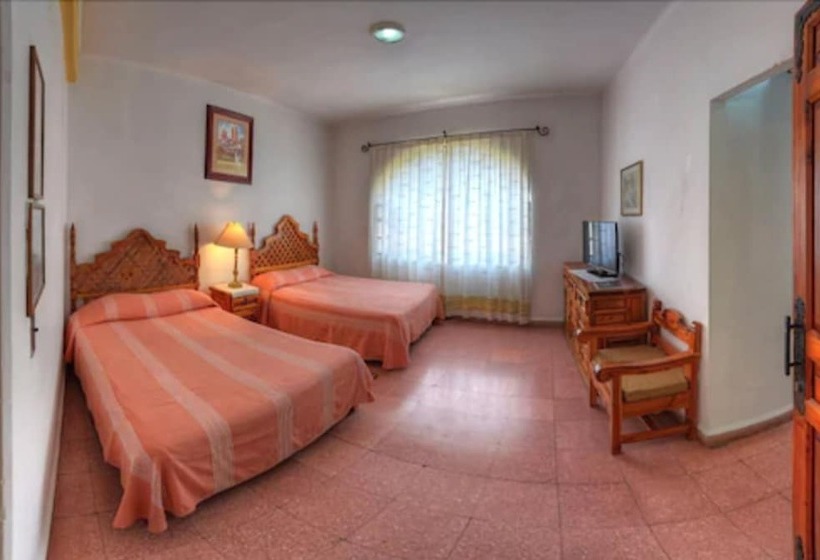 四人标准间, Posada San Javier