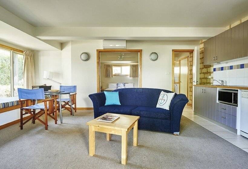 디럭스 스위트, Seahaven Village