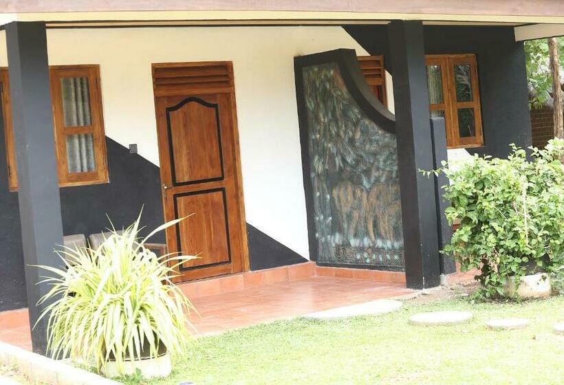 Семейный Номер Deluxe, Eco Hotel Black & White   Anuradhapura