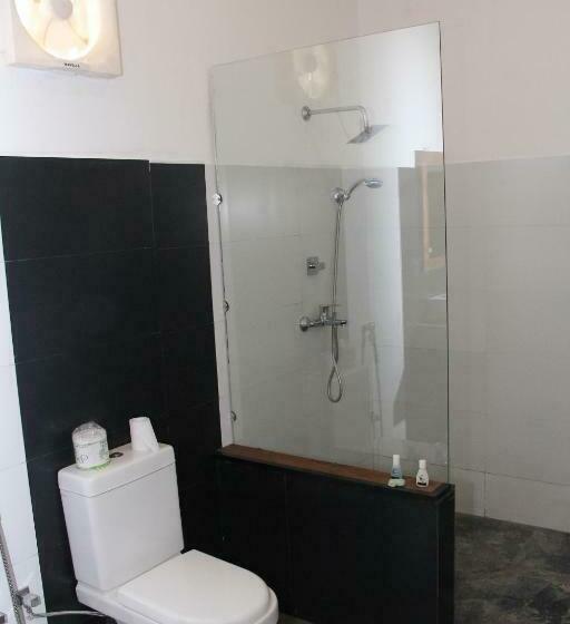Семейный Номер Deluxe, Eco Hotel Black & White   Anuradhapura
