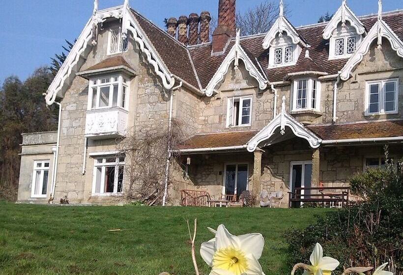 Номер Стандарт, Lisle Combe