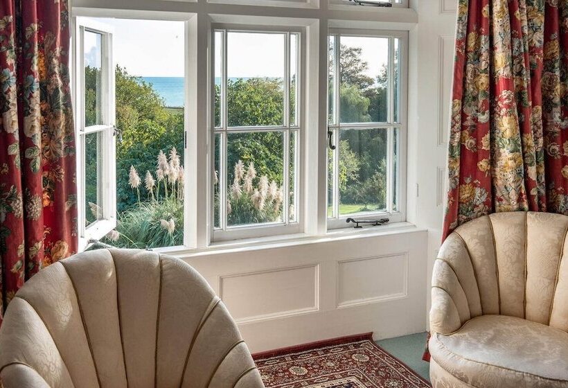Номер Стандарт, Lisle Combe