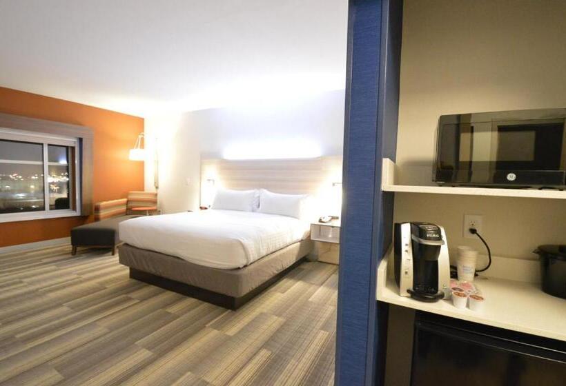 Стандартный Номер Кровать Кинг, Holiday Inn Express & Suites Toledo South   Perrysburg, An Ihg