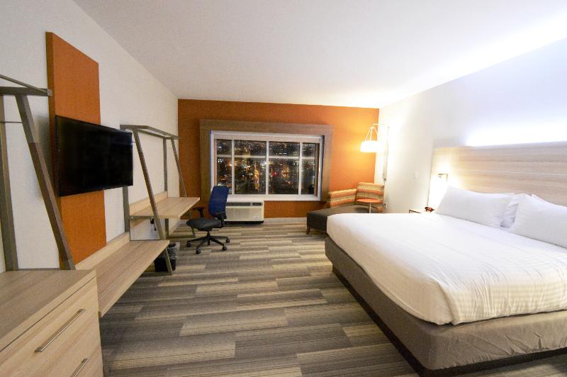 Номер Стандарт Кровать Кинг Адаптированный для Инвалидов, Holiday Inn Express & Suites Toledo South   Perrysburg, An Ihg