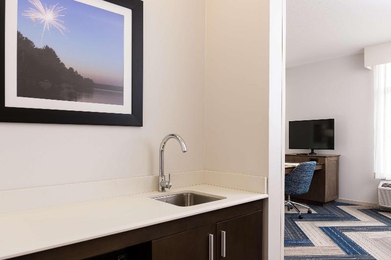 Студио Стандарт Кровать Кинг, Hampton Inn & Suites La Crosse Downtown