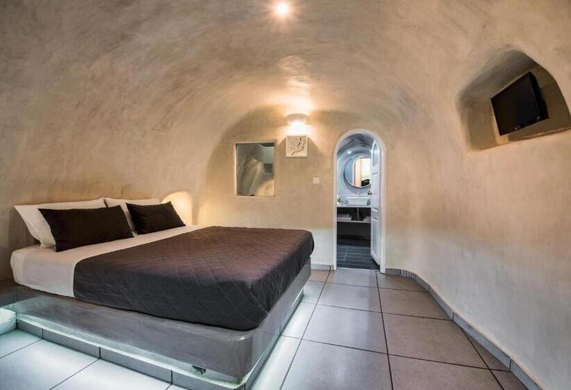 Superior Room, Katerina S Castle   Caldera Cave