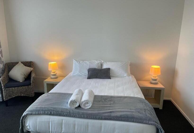 Номер Стандарт, Carters By The Sea Beachside Studio Apartments