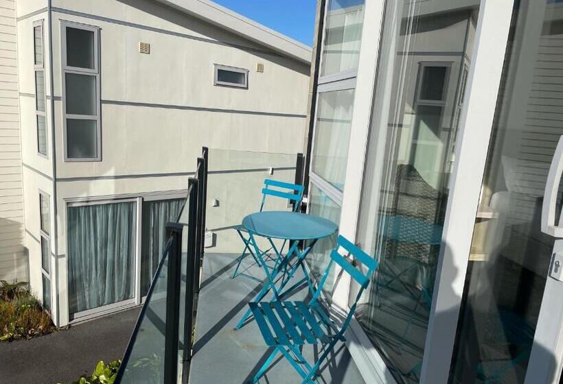 Номер Стандарт Вид на Море, Carters By The Sea Beachside Studio Apartments