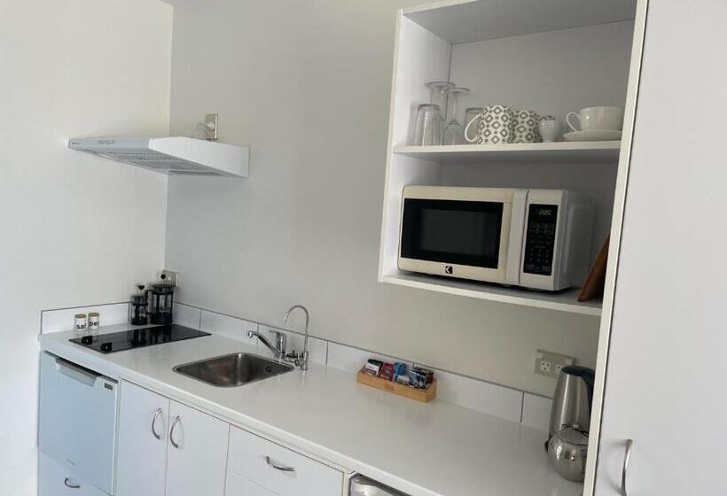 Номер Стандарт Вид на Море, Carters By The Sea Beachside Studio Apartments