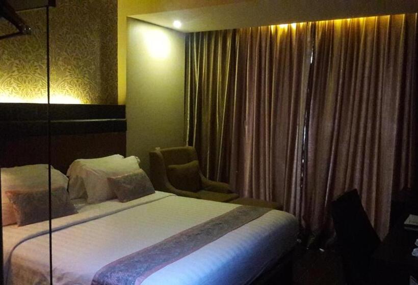 Номер Deluxe Вид на Море, The Belagri Hotel And Convention