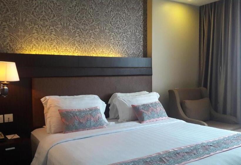 Номер Deluxe Вид на Море, The Belagri Hotel And Convention
