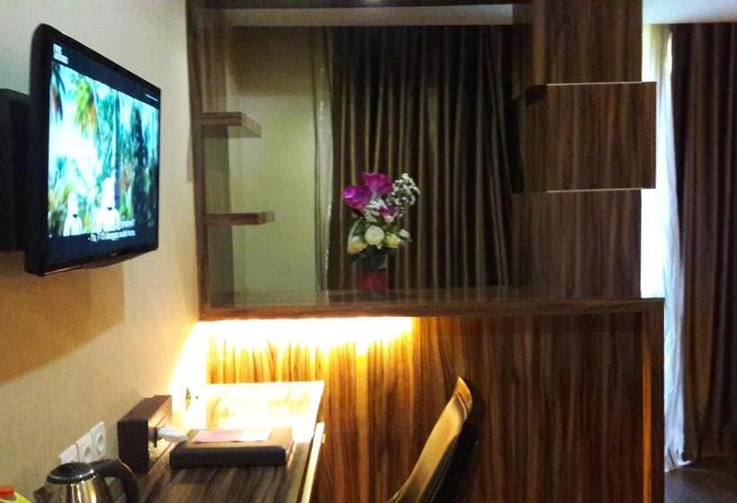 Номер Deluxe Вид на Сад, The Belagri Hotel And Convention