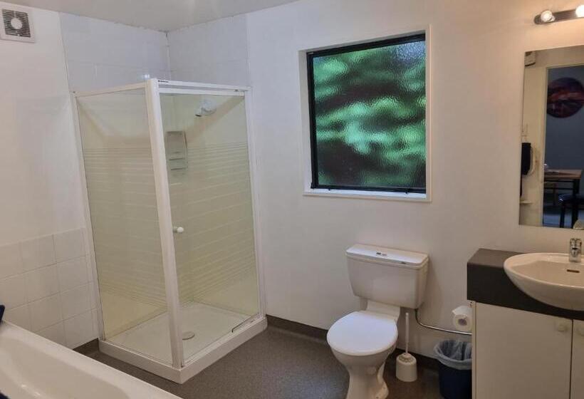 스탠다드 스튜디오, Glenalvon Lodge Motel