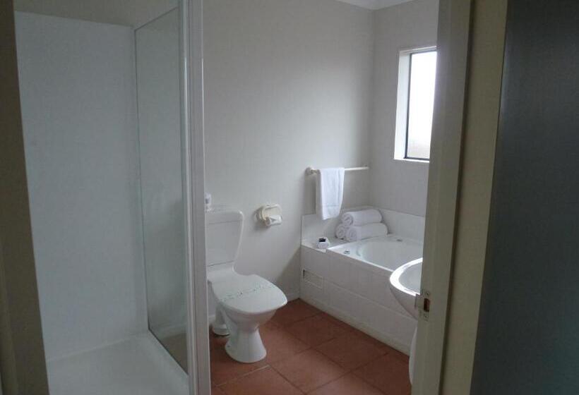 Апартаменты 1 Спальня, Tudor Lodge Motel