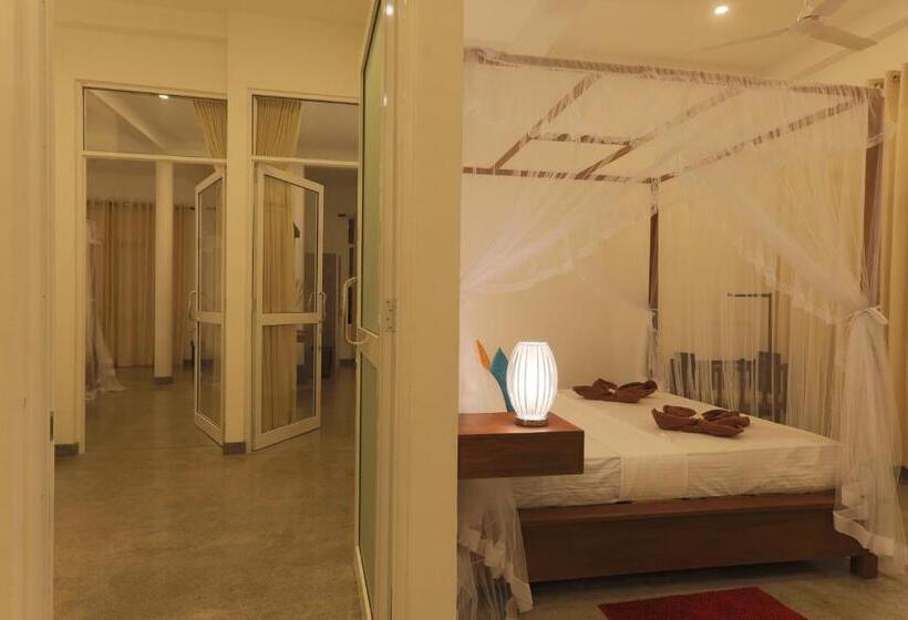 Апартаменты 3 Спальни, Beach Grove Villas