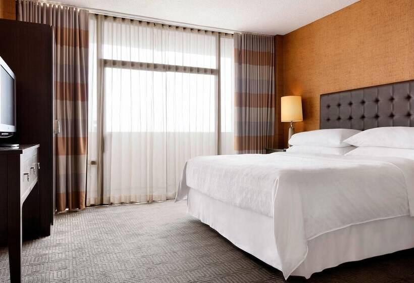 Номер Клуб, Sheraton Charlotte
