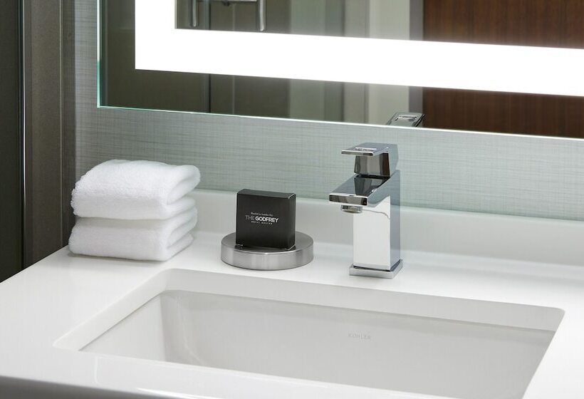Номер Executive, The Godfrey Hotel Boston
