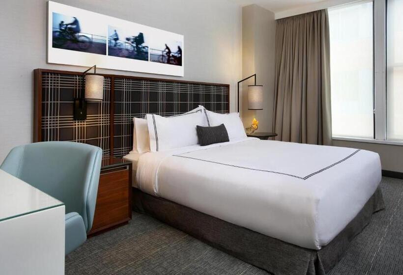 Номер Стандарт Кровать Кинг Адаптированный для Инвалидов, The Godfrey Hotel Boston