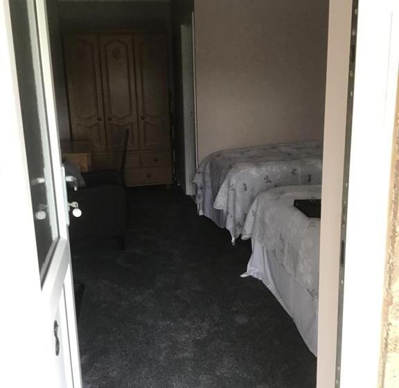 חדר משפתחתי סופריור, The New Inn Motel