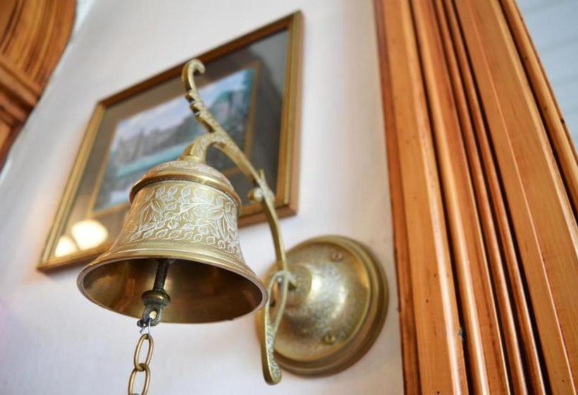 Семейный Номер, Braemar House B&b And Yha Hostel
