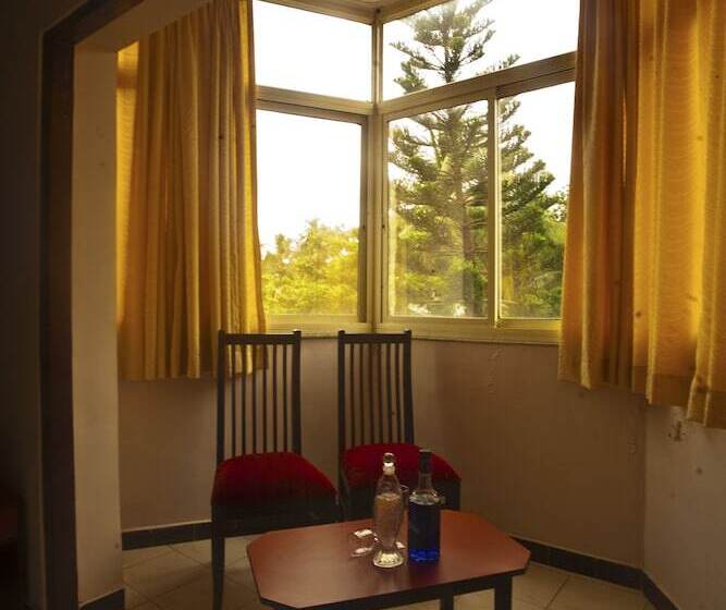Quarto Deluxe, Chandrageet