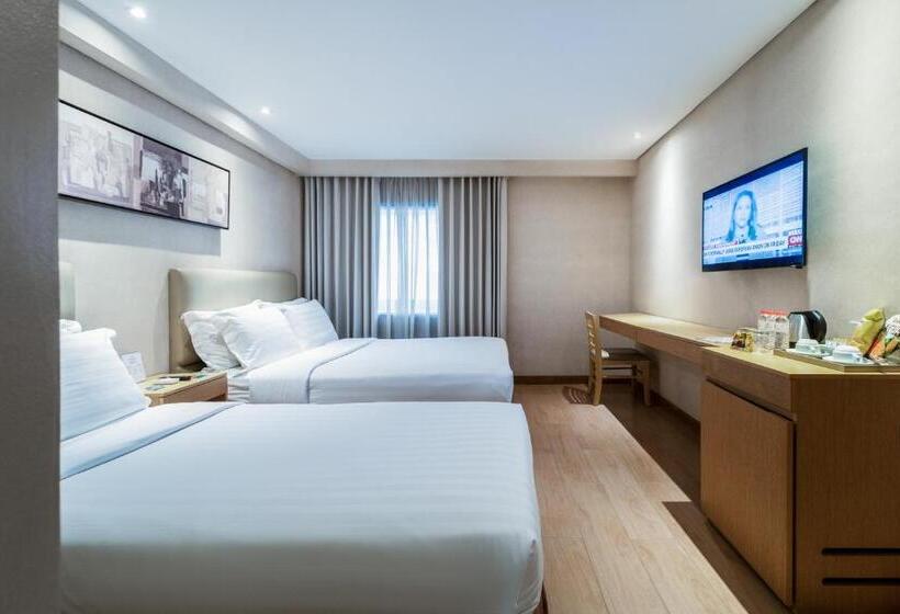 Номер Стандарт Трехместный, Jinjiang Inn   Ortigas